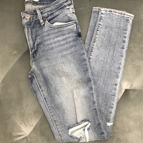 LEVI'S 721 HIGH RISE SKINNY JEANS IN WORN AND TORN - Picture 6 of 8